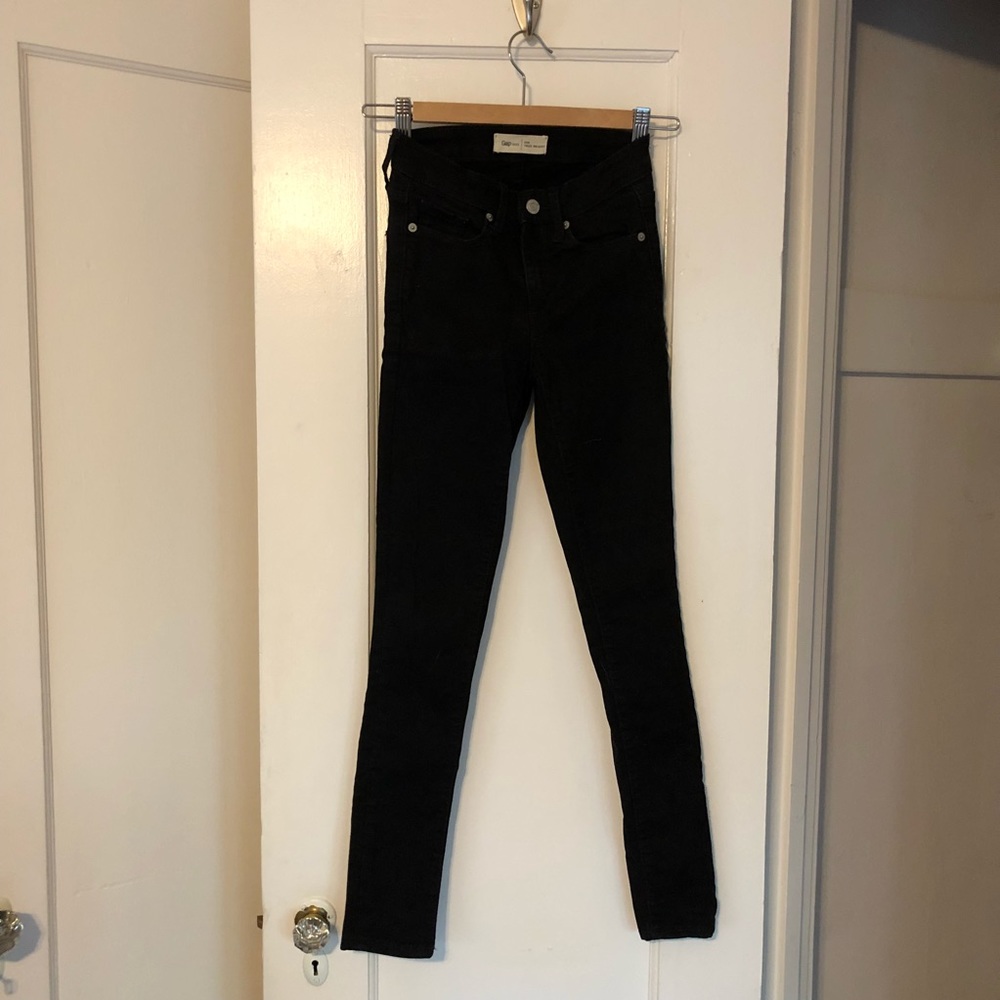 Black Gap True Skinny 24R